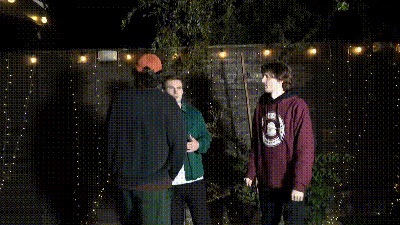 real time face swap and one-click video deepfake with only a single image (5)